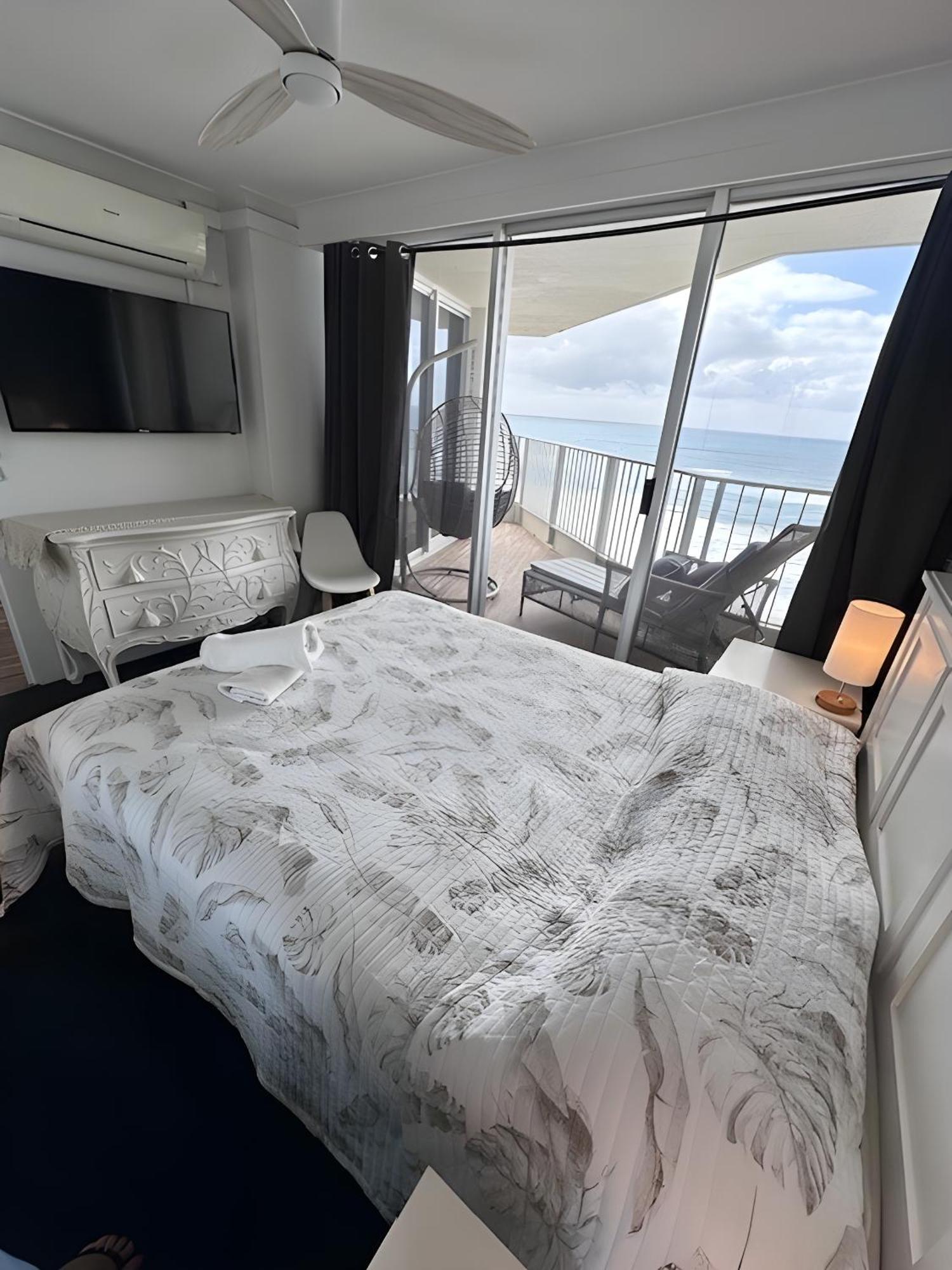 Absolutely Stunning! On The Beach !!! Gold Coast Extérieur photo