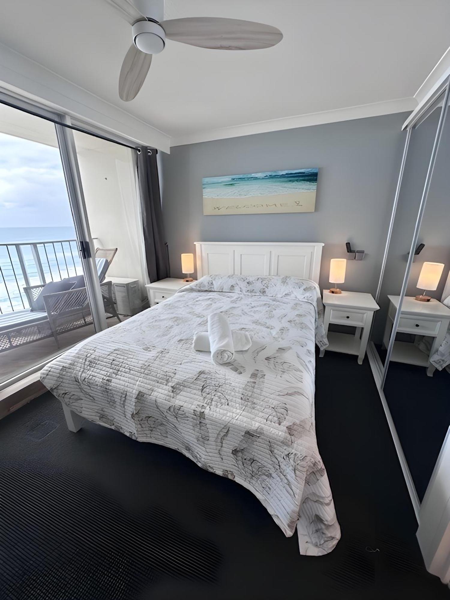 Absolutely Stunning! On The Beach !!! Gold Coast Extérieur photo